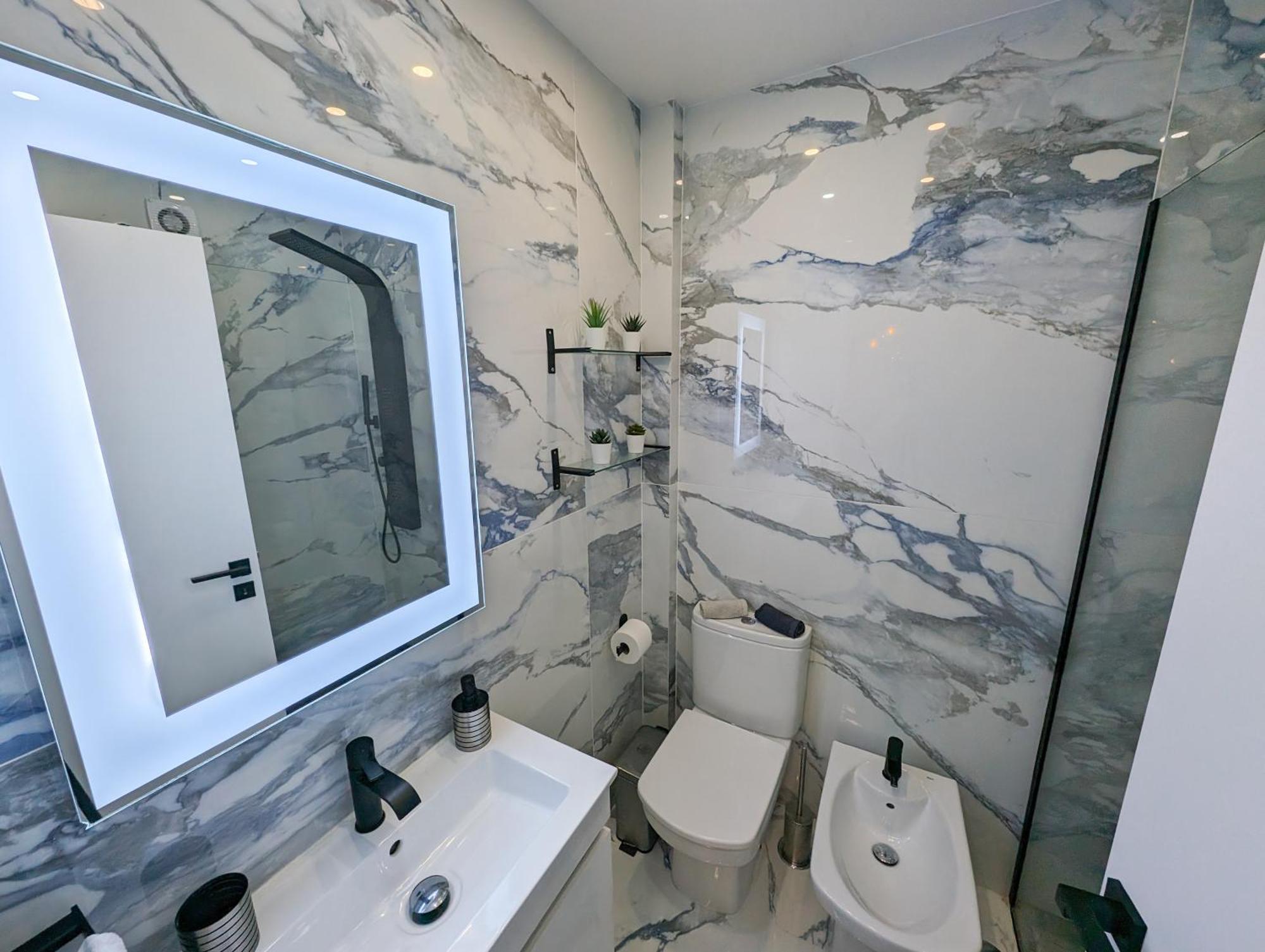 2 Room Condo - 5 Mins From Costa Da Caparica Beach & Bars Exterior foto