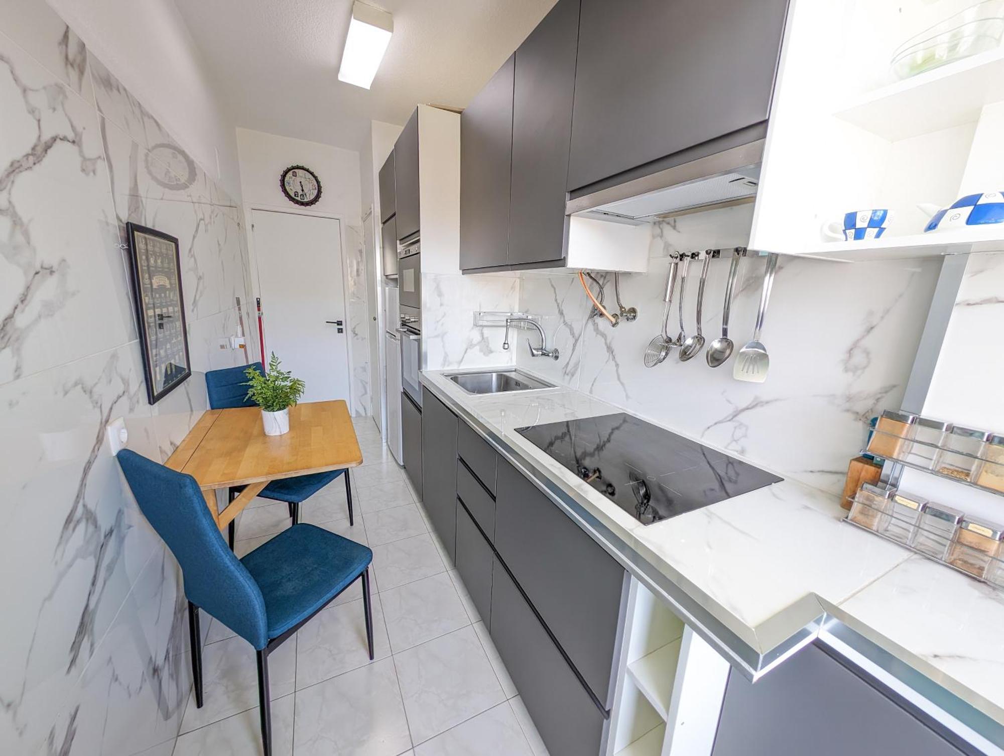2 Room Condo - 5 Mins From Costa Da Caparica Beach & Bars Exterior foto