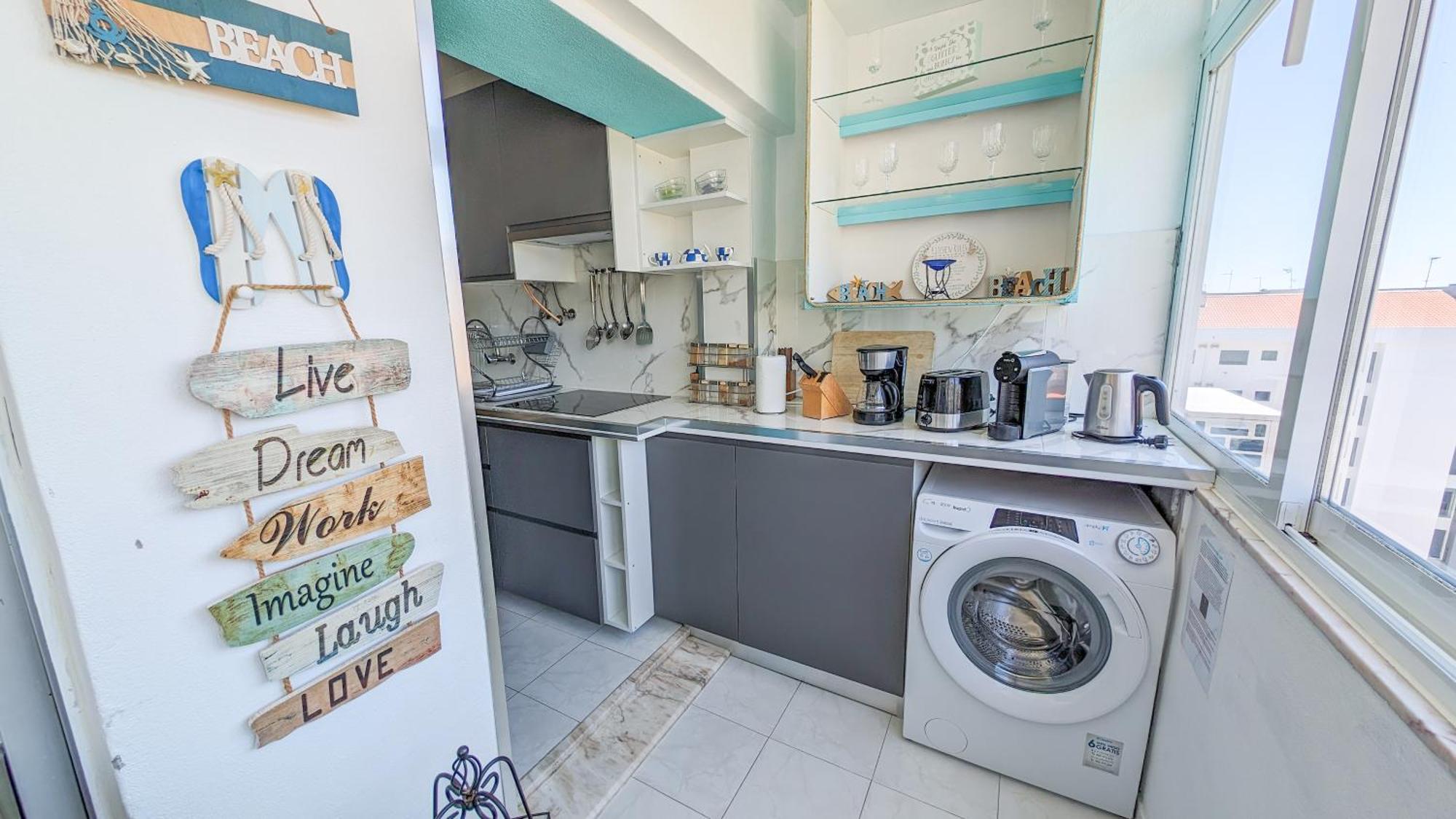 2 Room Condo - 5 Mins From Costa Da Caparica Beach & Bars Exterior foto