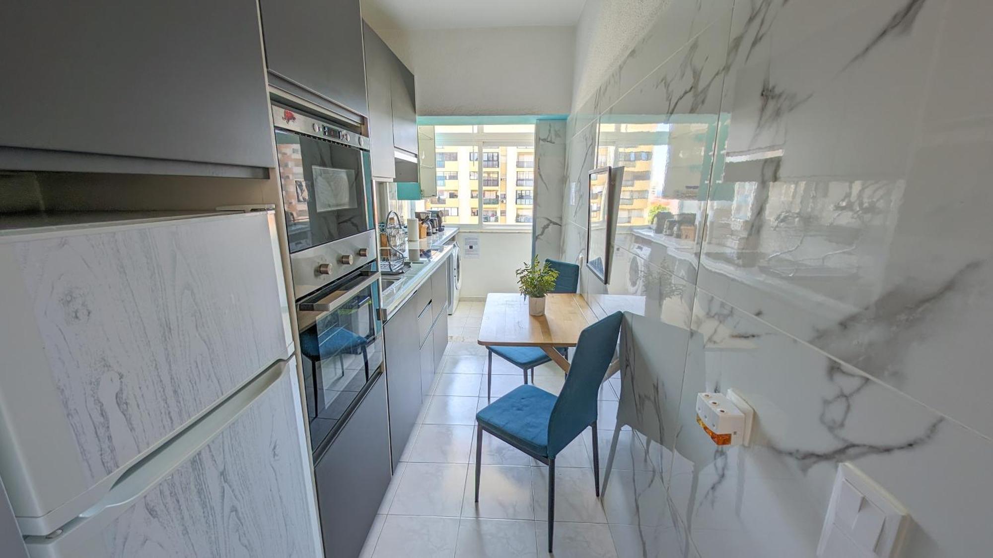 2 Room Condo - 5 Mins From Costa Da Caparica Beach & Bars Exterior foto